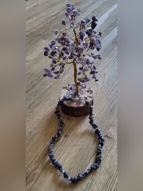 Lapis Lazuli Chip Stone Necklace